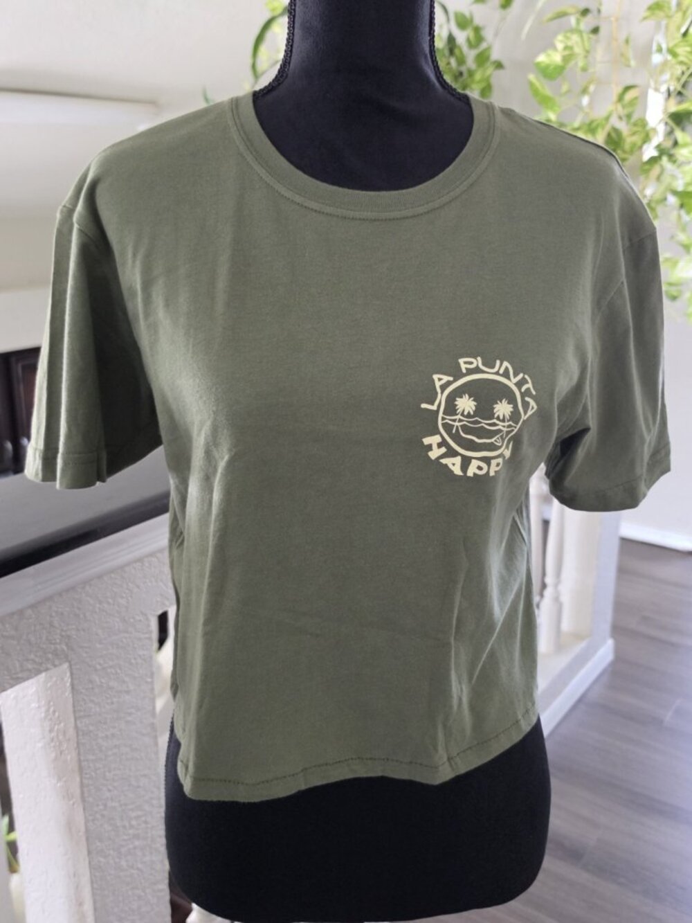Punta Happy Women's Size S Green Cotton Knit Alligator Graphic Crew Neck Tee - Picture 7 of 7